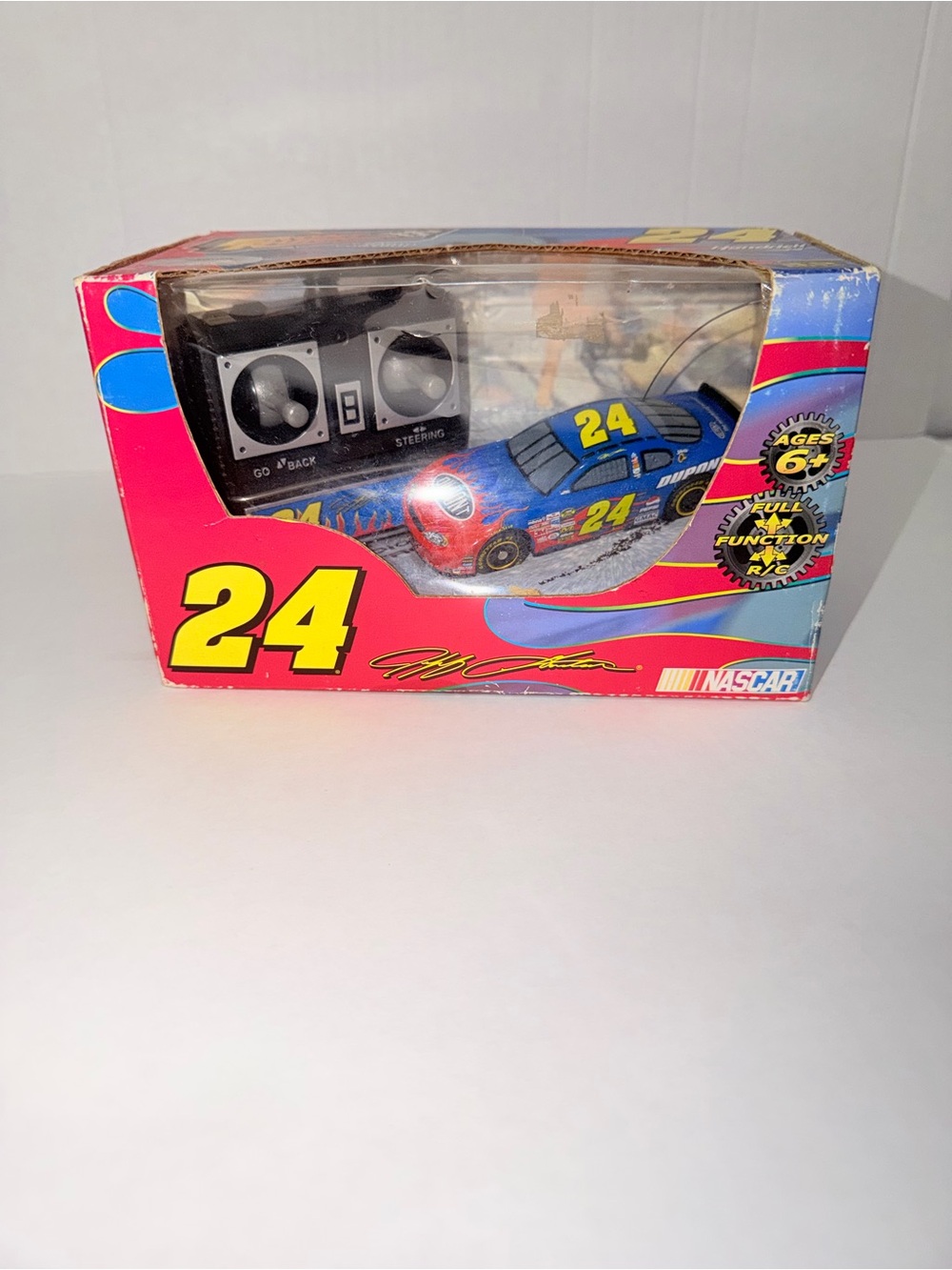 2006 Front Runners Jeff Gordon #24 Du Pont Remote Control Car